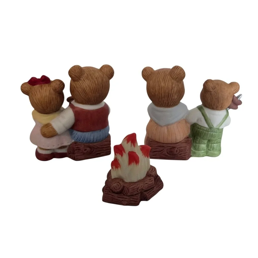 Vintage Homco Campfire Bears Family Fire Mom Dad Daughter Son Roasting Hotdogs‎